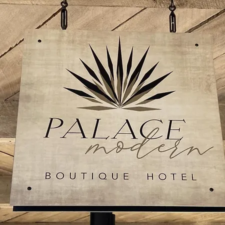 Hotel Palace Modern At The Plaza - Premium King 8 *